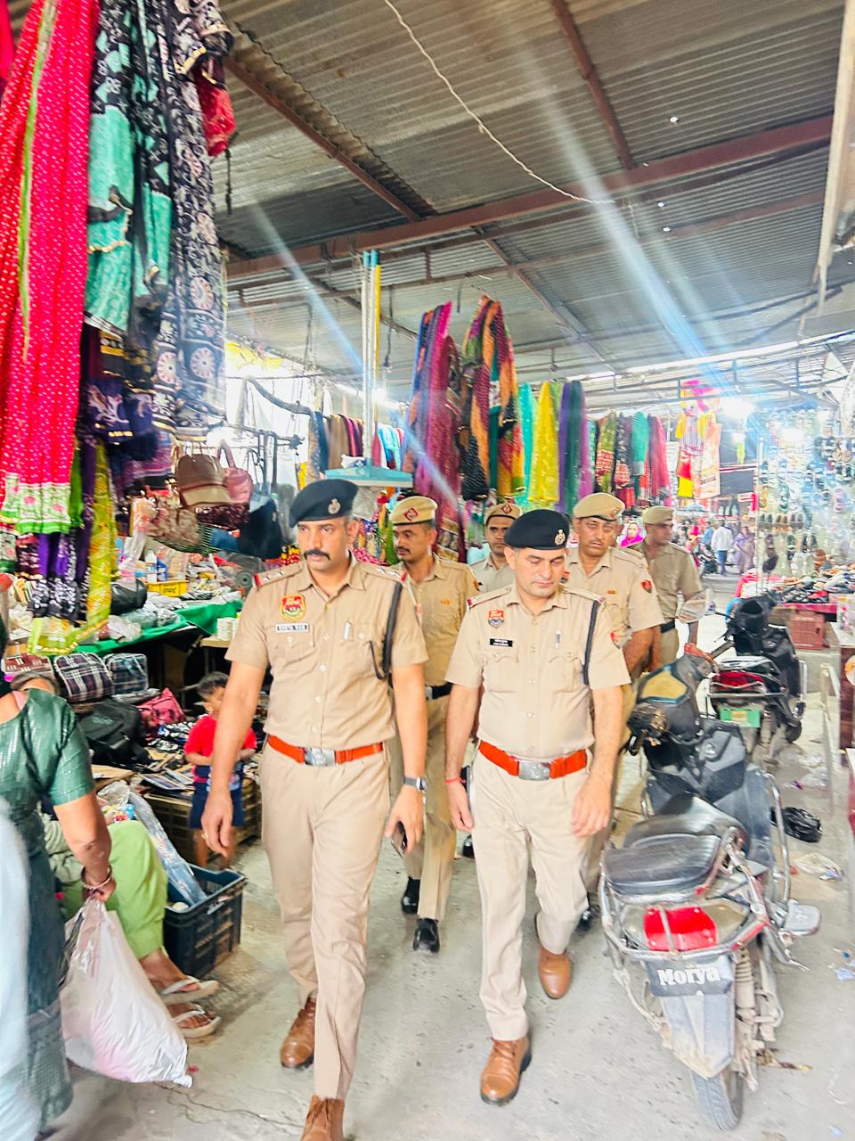 Bus Stand Hansi Chowki Incharge did foot patrolling in his area in view of security